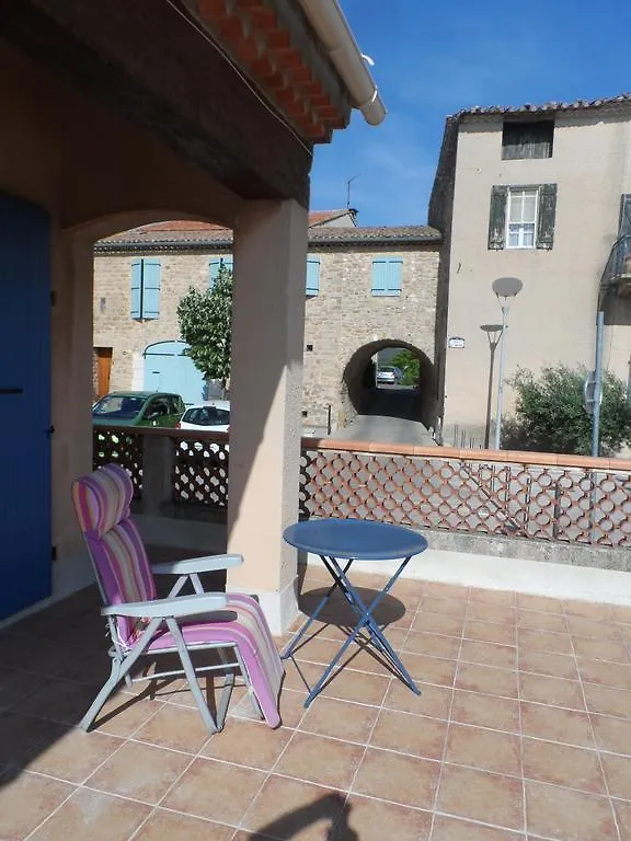 Place Du Chateau Pourrieres 0*,  프랑스